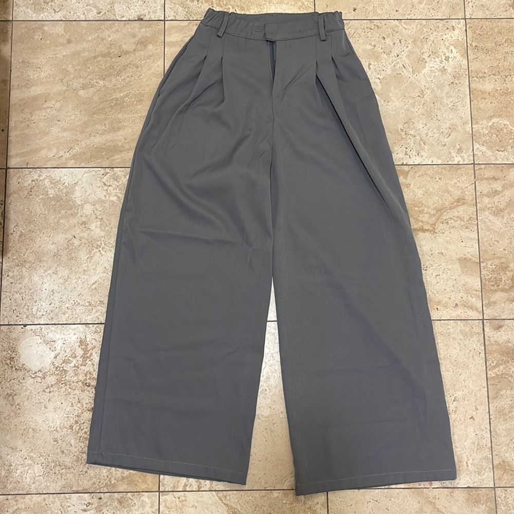 Gray wide leg trousers, size small